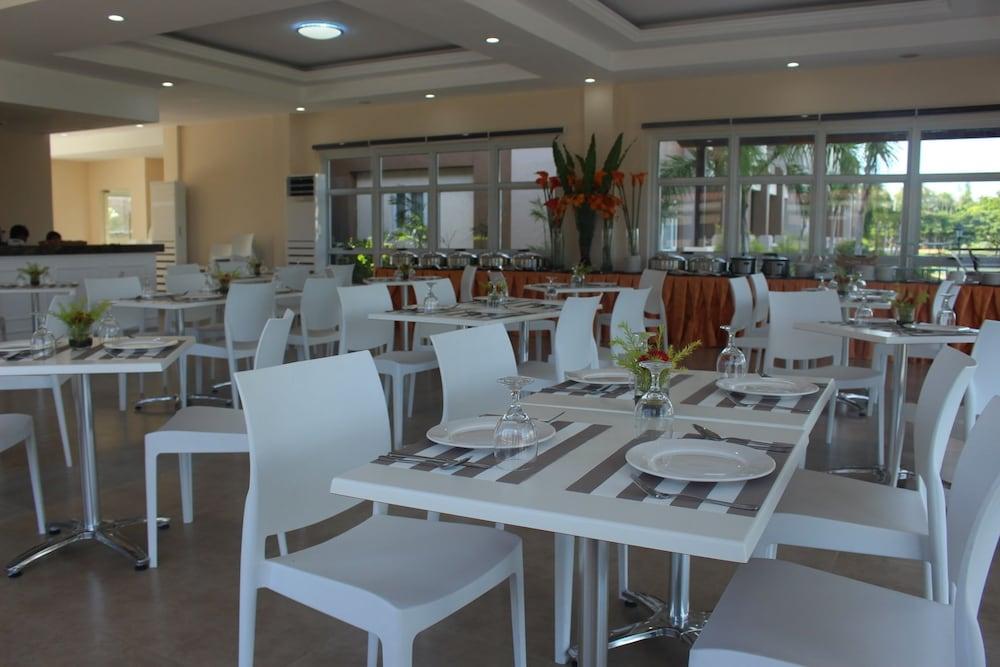 Sotogrande Iloilo Hotel Kültér fotó